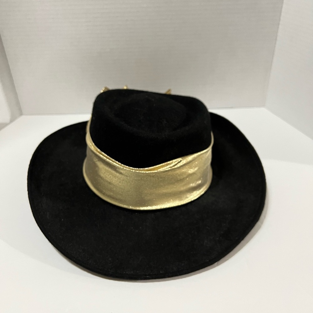 Swan Hat New York felt wool gold bow around. New condition